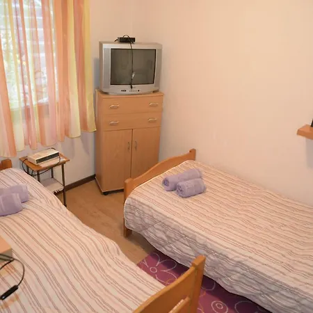 Apartman Iris * Donji Okrug (Ciovo)
